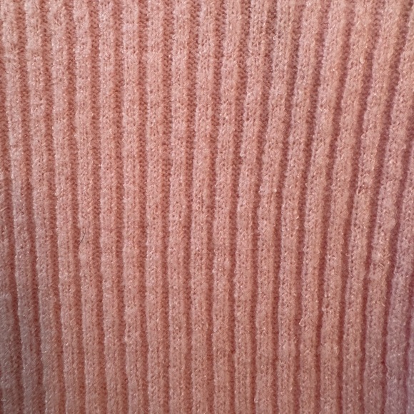 House of Harlow 1960 Pink Ribbed Short-Sleeve Turtleneck Sweater - Picture 5 of 8